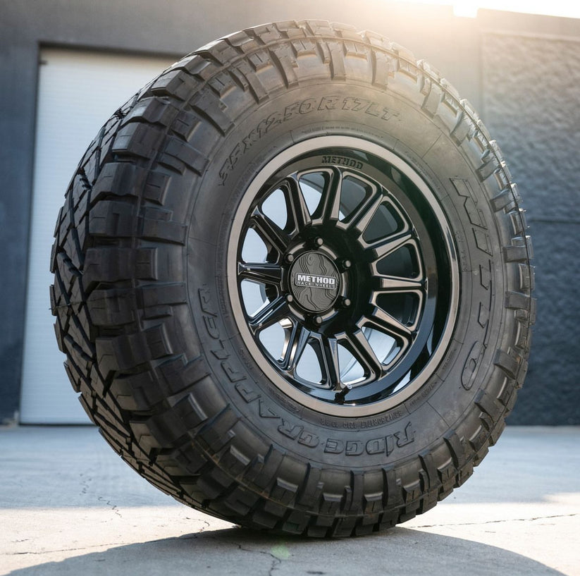 Method 323 Gloss Black 17X8.5 6X139 ET0